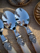 Load image into Gallery viewer, Antique style set of 4 cutlery
