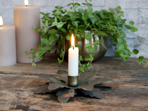 Flower candle holder