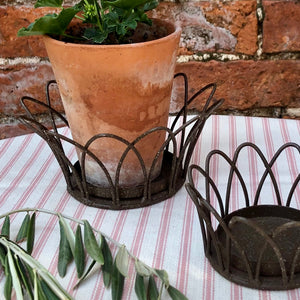 Wire crown basket, two sizes available